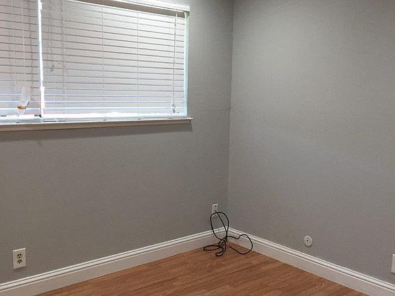4th image of 5502 Spinnaker Dr APT 1