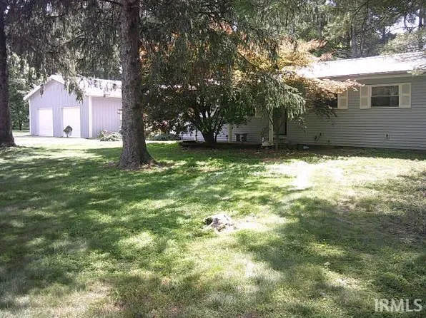 1060 Trinton Cir, Bedford, IN 47421