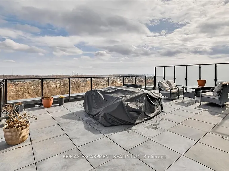 470 Dundas St E #710 — Photo 24