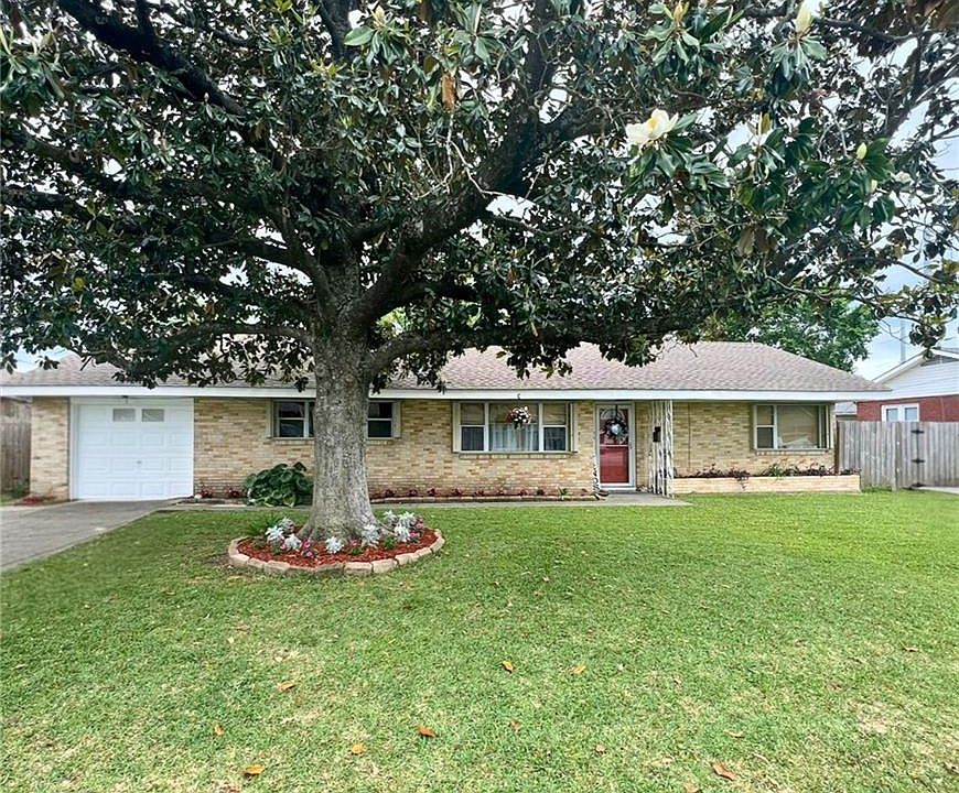 1st image of 1125 West Dr