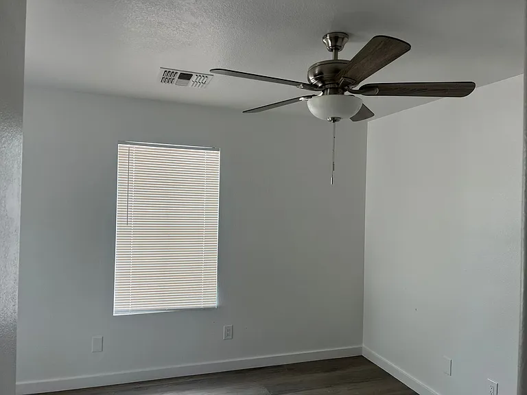 1426 E Romley Rd — Photo 11