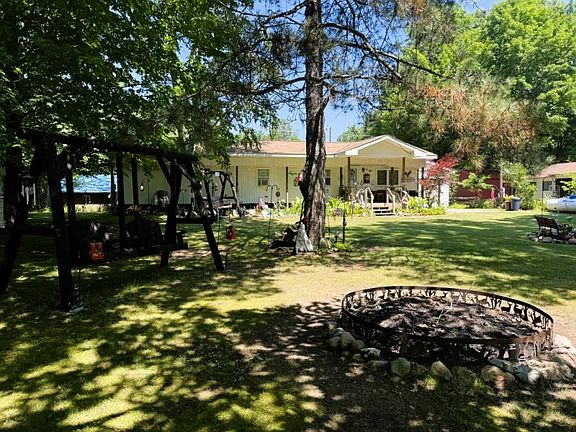 2nd image of 2985 Pointe Aux Barques Rd