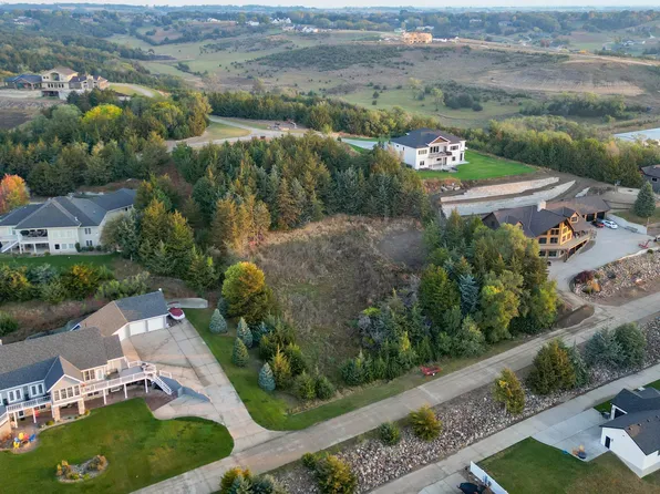 112 Okie Dokie Ln, Yankton, SD 57078