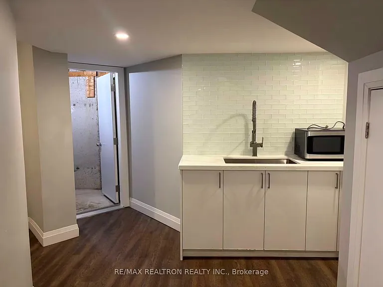 71 Fresno Ct #BASEMENT — Photo 4