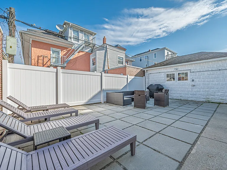 19 S Richmond Ave — Photo 7