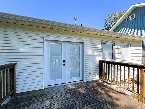 2nd image of 2116 S Cypress St