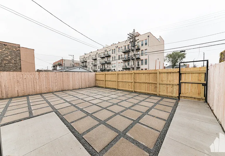 806 S Claremont Ave #2 — Photo 32