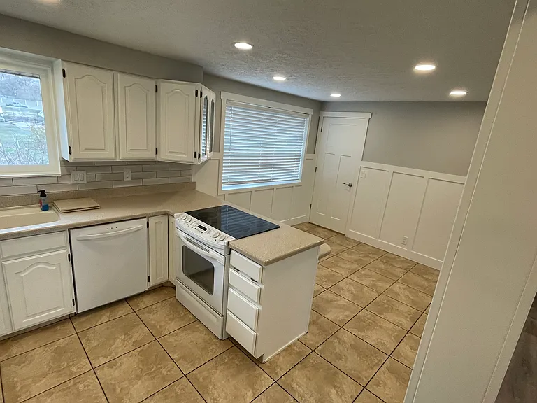 578 N 660 W — Photo 13