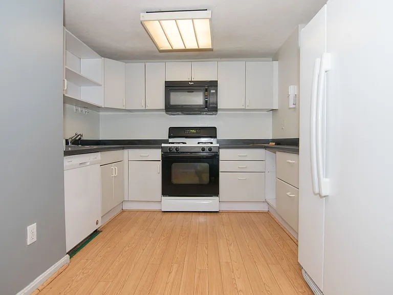 127 Glenville Ave #127 — Photo 33