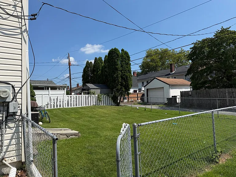 802-804 Hawthorne Rd — Photo 3