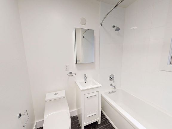 4th image of 1472 Filbert St APT 606