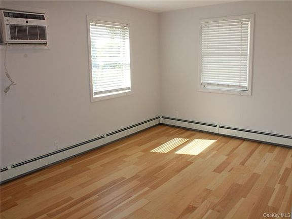 5th image of 3157 Waterbury Ave #1