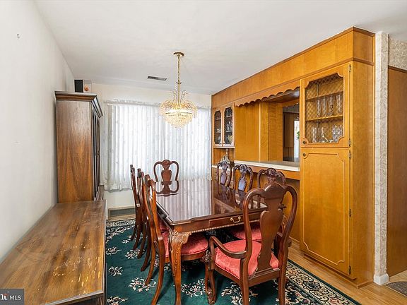 5th image of 190 Robbins Edinburg Rd