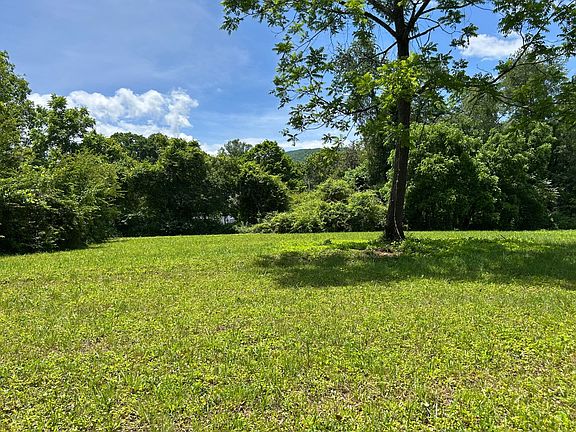 4th image of 181 Mill Creek Cir