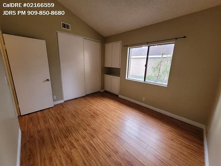 959 S Mountain Ave — Photo 9
