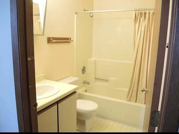 2nd image of 132 W Johnson St #11
