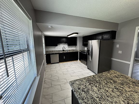 3rd image of 1035 Bacon Rd
