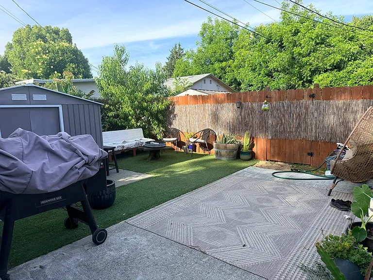 Fir St — Photo 2