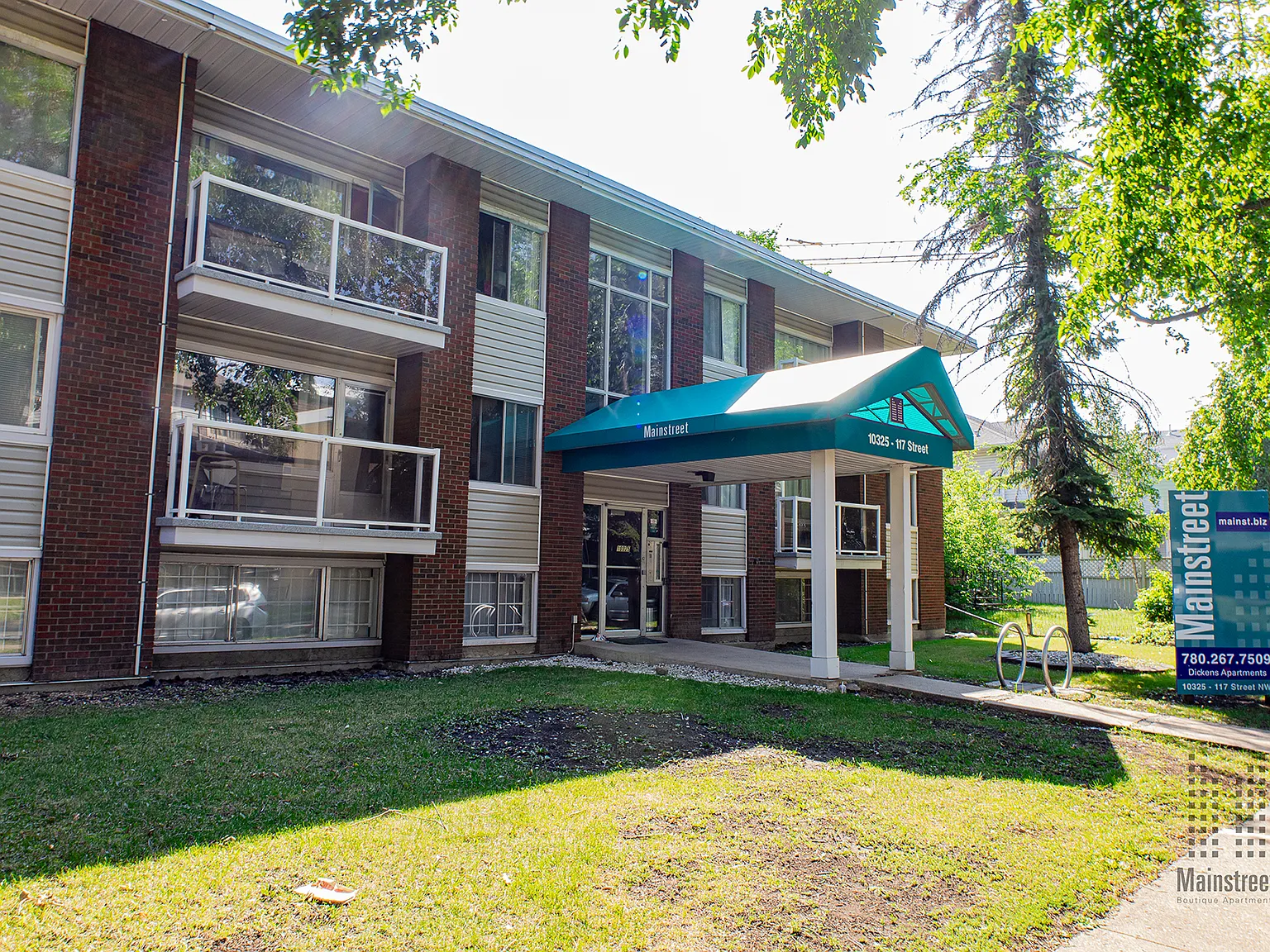 Dickens Apartments — Photo 1