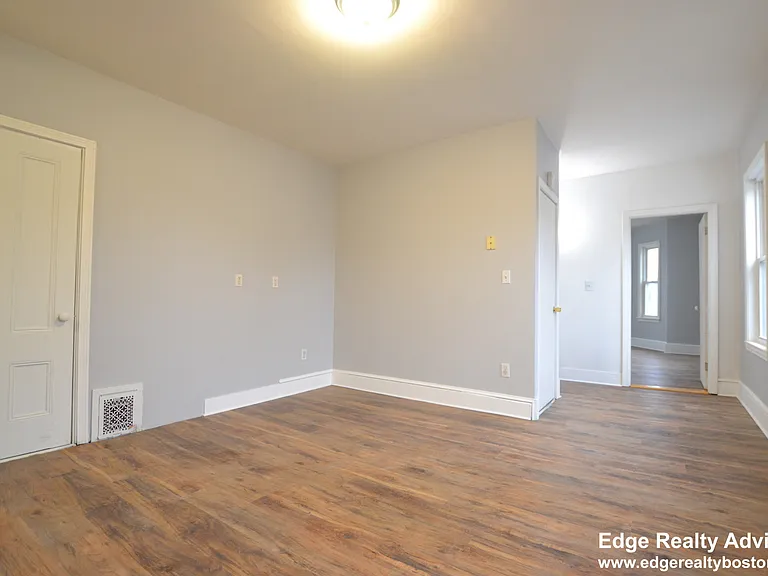50 Lowell St — Photo 10