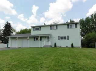 97 Amsden Dr, Rochester, NY 14623