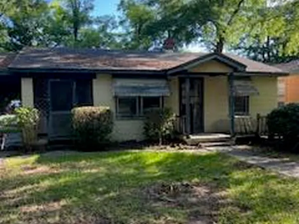 206 WHITEHEAD Street, Thomson, GA 30824