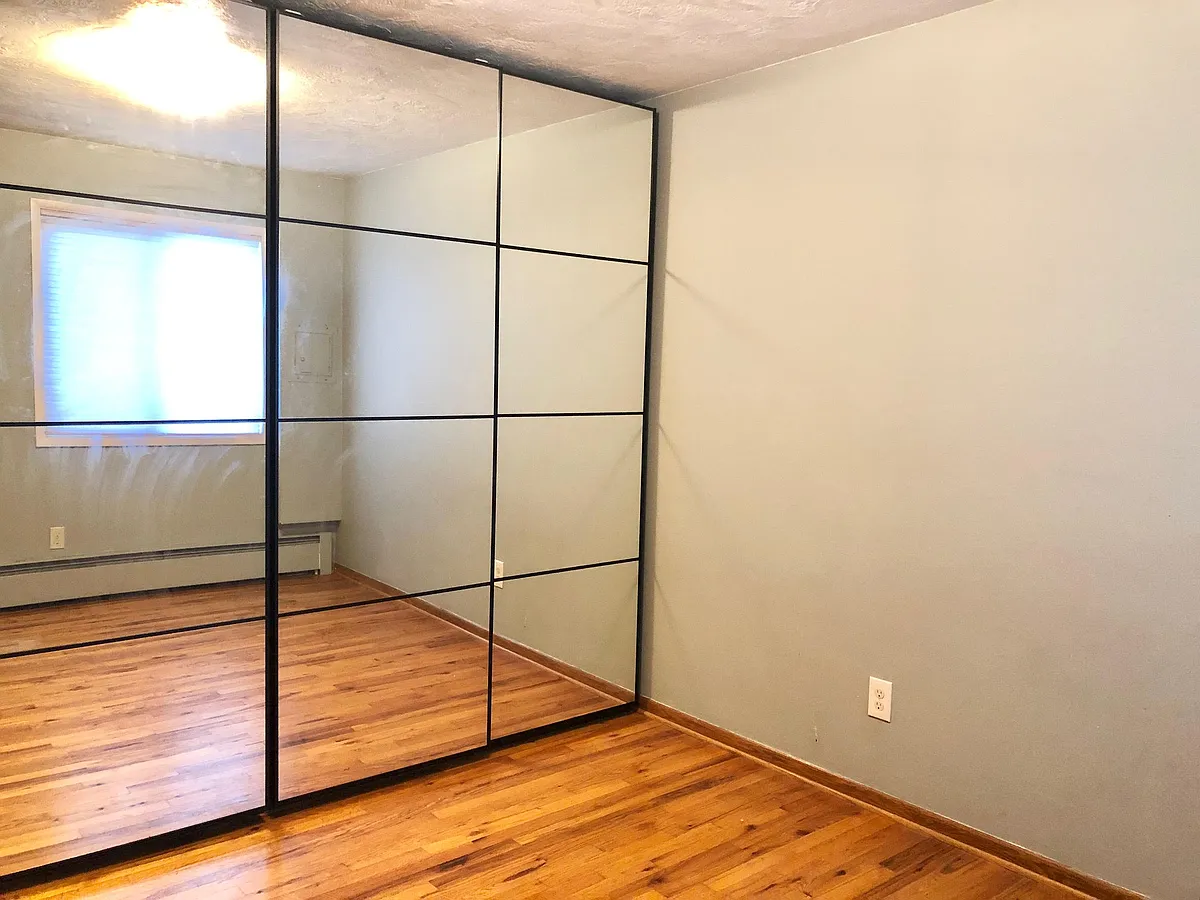 Building Photo - 908 SW Gaines St #11