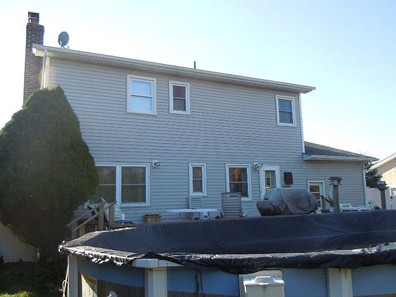 3rd image of 22 Regina Dr