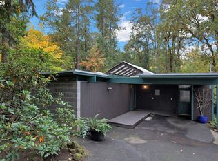 195 W 35th Pl, Eugene, OR 97405