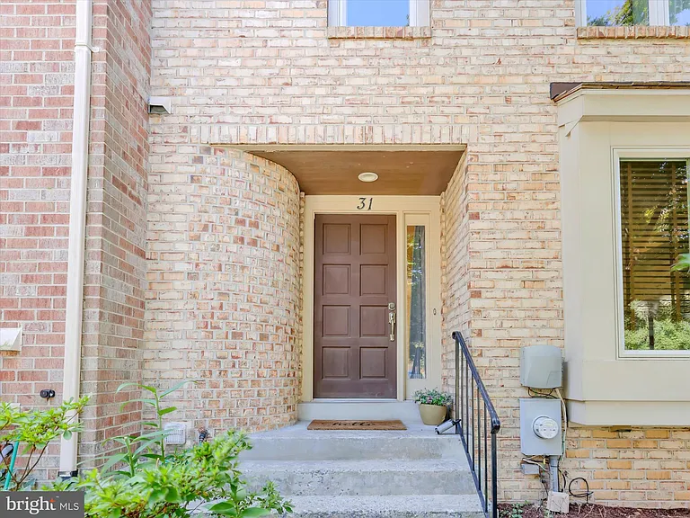 31 Valerian Ct — Photo 1