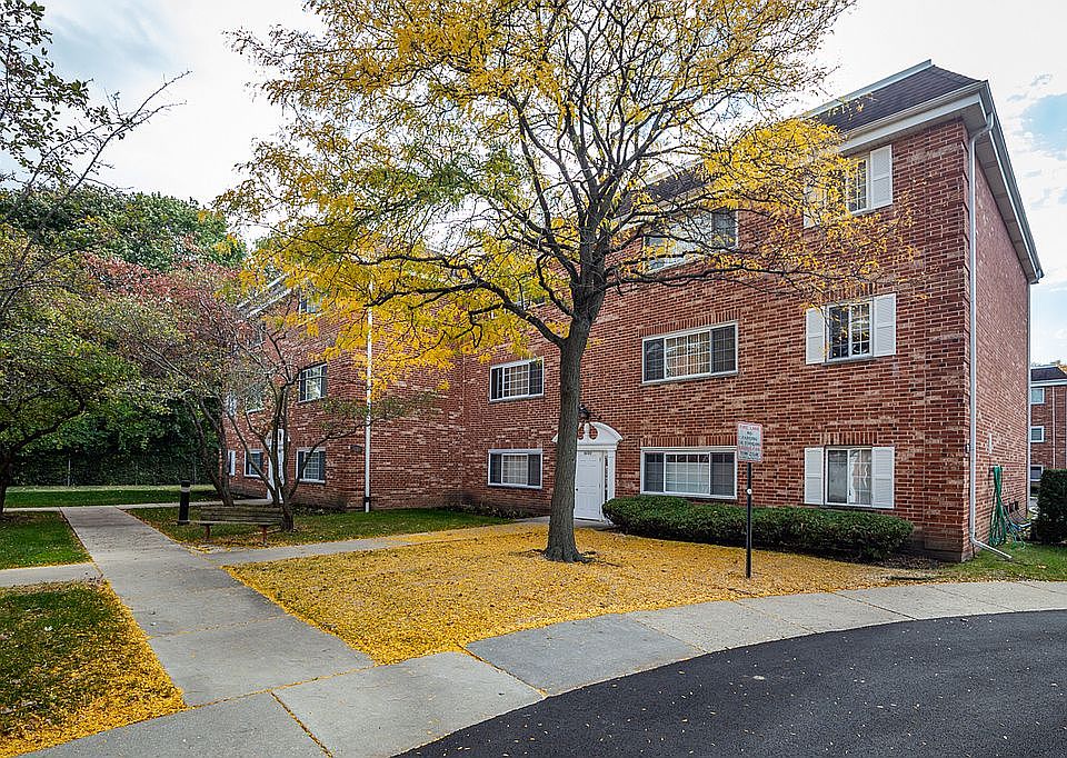 1st image of 6880 W Touhy Ave APT B