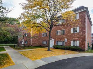 6880 W Touhy Ave APT B, Niles, IL 60714