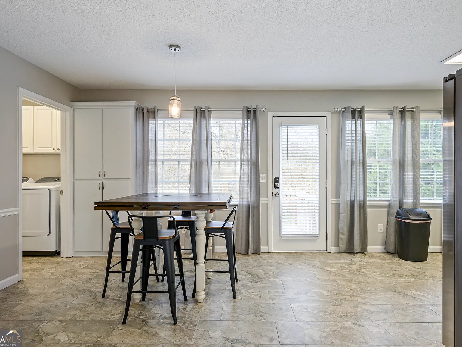 3 bed, 2.0 bath, $4,392 — Photo 2