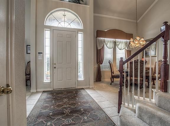 3rd image of 601 Gifford Ct