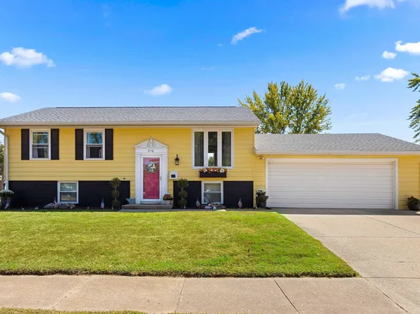 2116 Valentine Ave, Pekin, IL 61554