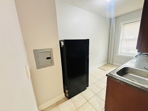4th image of 67 Stuyvesant Ave #6E