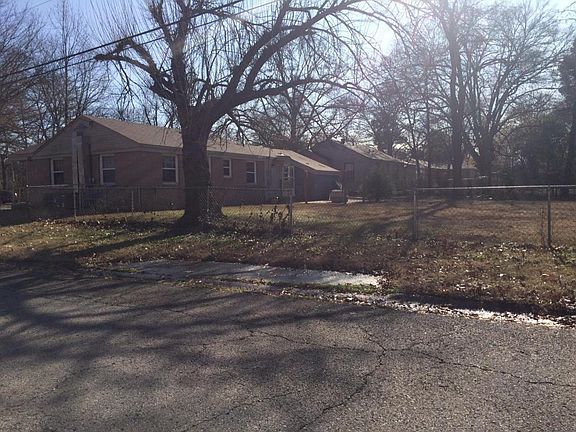 3rd image of 224 E North St