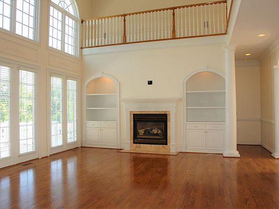 2nd image of 5713 Longridge Dr