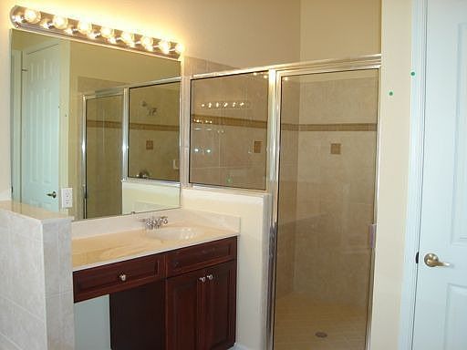5th image of 414 NW Stratford Ln