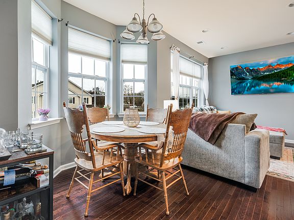 5th image of 504 Commons Ln #504