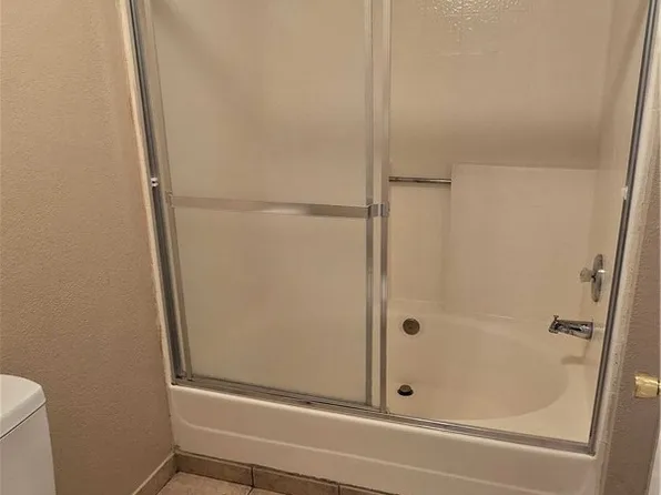 44430 15th St E APT 3, Lancaster, CA 93535