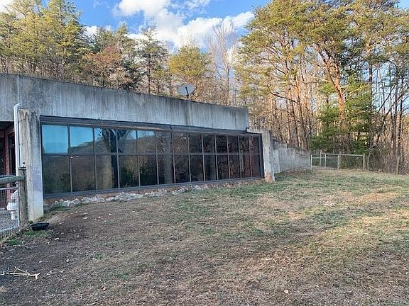 3rd image of 12002 Jackson River Rd