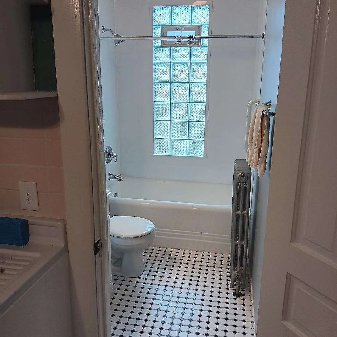 2 bed, $1,000 — Photo 4