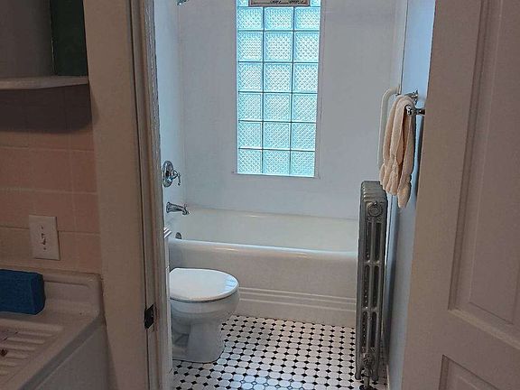 4th image of 3661 S Kansas Ave #1