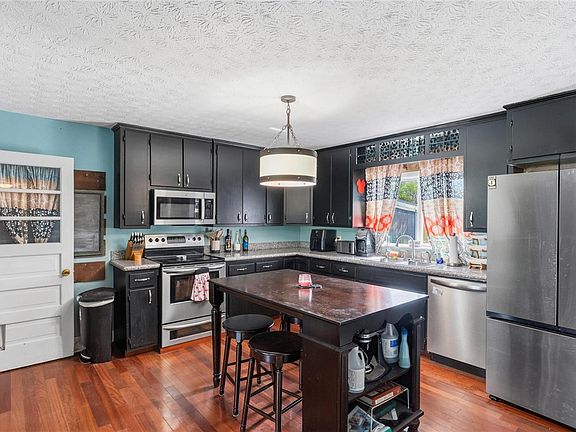 5th image of 626 W Crescent Ln