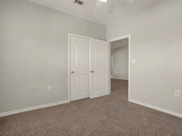 The Villas at Shaver Apartments — Photo 23