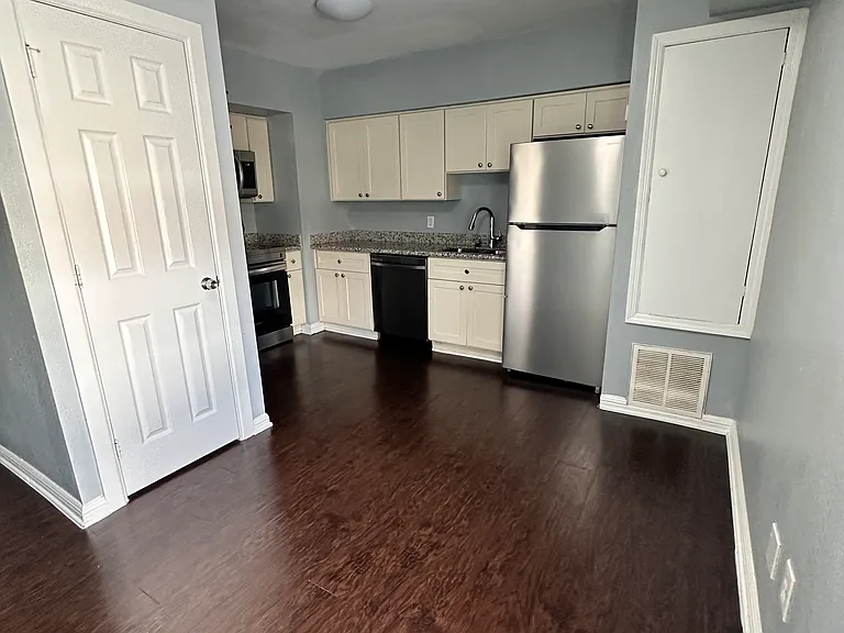 Cavalcade Heights 735 LLC — Photo 18