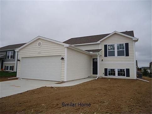 Beautiful Bi-Level Amber Oaks Community