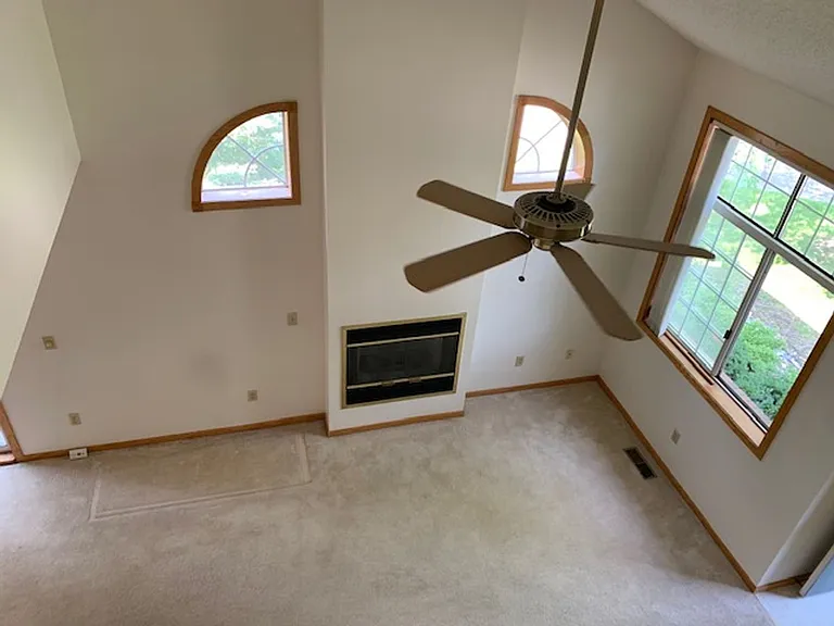 10900 Oregon Ave S — Photo 3