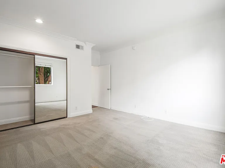 8865 Alden Dr #101 — Photo 22